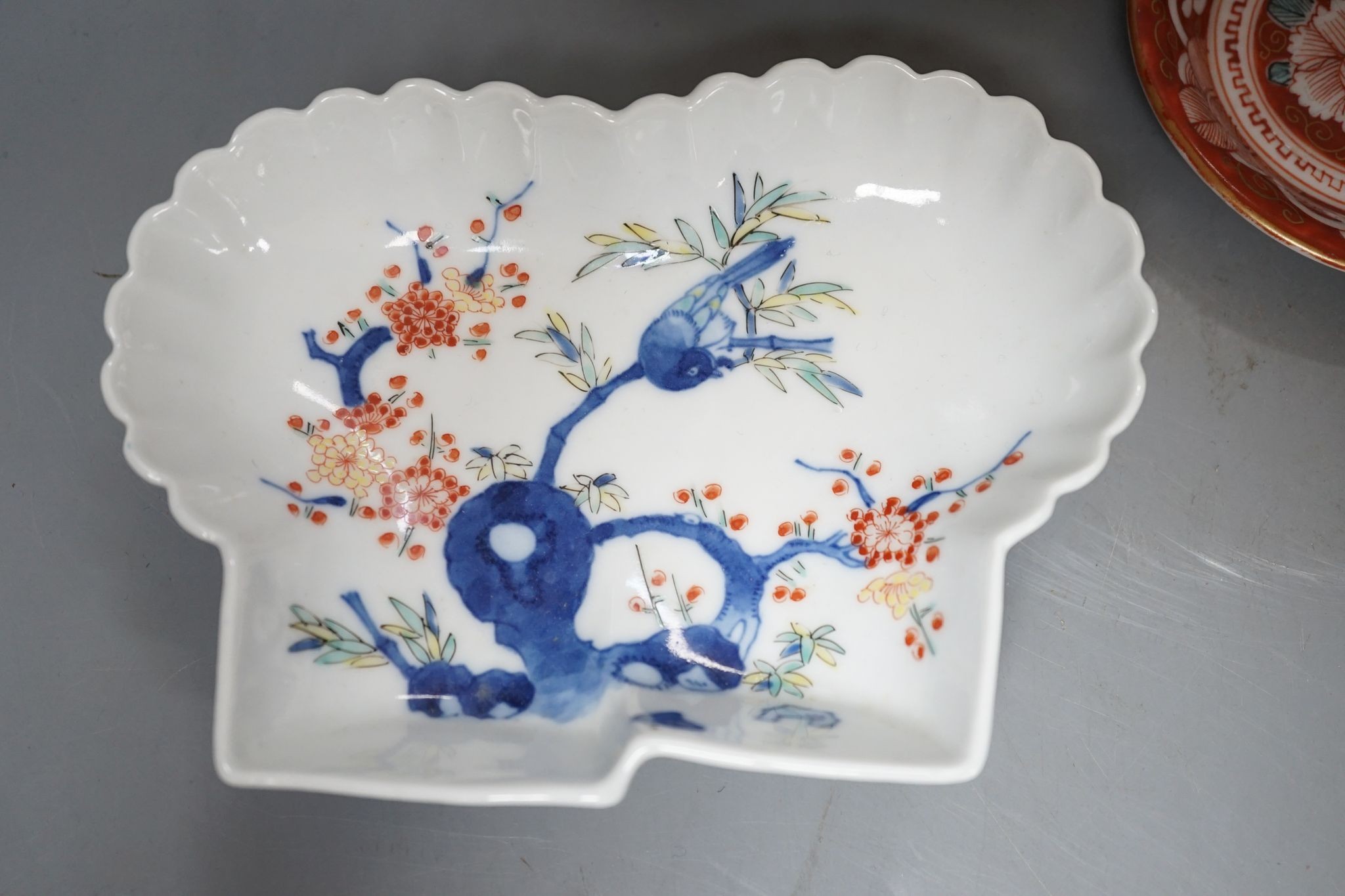 Two Japanese porcelain dishes and three other items (5)